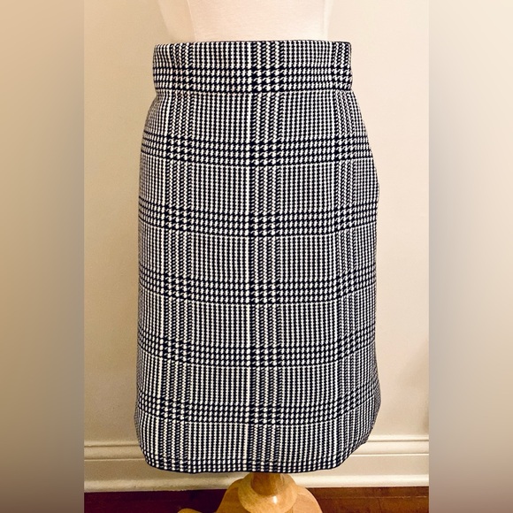 Chaps Dresses & Skirts - Chaps Black Cream Plaid Wide Waistband Pull On Casual MIDI Skirt Size Medium